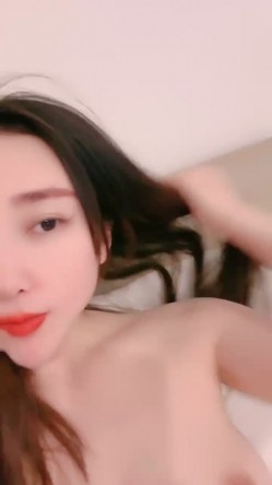 女神下海，【溪宝妹】，会唿吸的屁眼和小穴，小姐姐陶醉在下体的快感中，爽得抽搐一直流，超赞！ 截图3