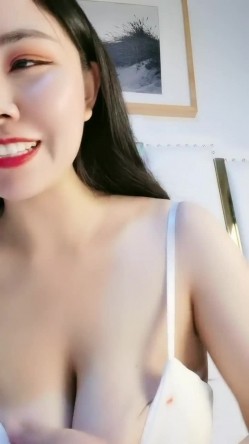 极品导弹巨乳主播【38H罩杯妹妹】挤奶诱惑超长100小时源码录制直播合集 截图7