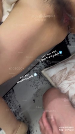 泡良海王推特大神「江南第一深情」28号女主part2，白裙深夜带回家里玩奶玩穴性欲大发无套插入，药劲上来了干个不停 截图2