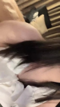 【京鱼儿】19岁童颜巨乳 可爱猫女 神秘男舔逼 道具自慰 -被土豪包养玩了一段时间，复出后更会玩，这质量杠杠的 截图12