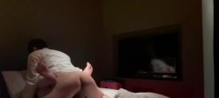 风骚女翻译和上司开房偷情 还一边手机自拍被射了一屁股的精液 截图9