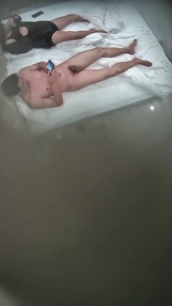 来月事的女友贴心的找来闺蜜轮番口活伺候男友 深喉口爆 闺蜜身材不错 好贴心的女友啊 截图4