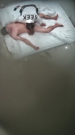 来月事的女友贴心的找来闺蜜轮番口活伺候男友 深喉口爆 闺蜜身材不错 好贴心的女友啊 截图15