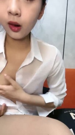 新人校花大学生好骚好漂亮【御御兔兔】肤白貌美长腿佳人，小穴水汪汪毛绒绒好诱惑！ 截图5
