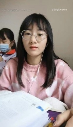 淫荡语文老师【老师卖身还贷款】趁同事外出办公淫湿试卷~为人师表，一直很想被人轮奸 截图2