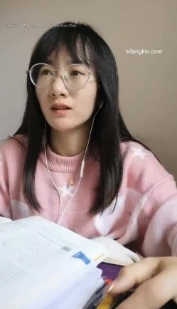 淫荡语文老师【老师卖身还贷款】趁同事外出办公淫湿试卷~为人师表，一直很想被人轮奸 截图9