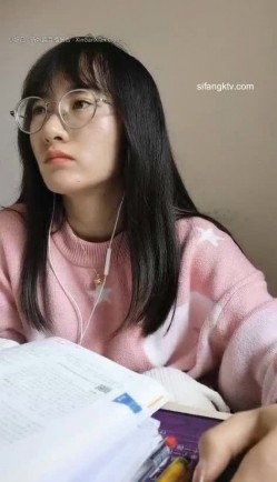 淫荡语文老师【老师卖身还贷款】趁同事外出办公淫湿试卷~为人师表，一直很想被人轮奸 截图10