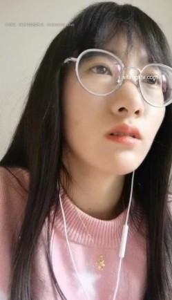 淫荡语文老师【老师卖身还贷款】趁同事外出办公淫湿试卷~为人师表，一直很想被人轮奸 截图16