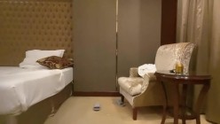 目前唯一直播的探花许墨学生妹玩腻了换口味约炮个破洞牛仔裙少妇 截图7