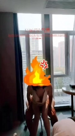 绿帽奴，换妻大神，【12316757_Qizhi】娇妻绝版福利 娇妻老公情人三人行其乐融融 截图12