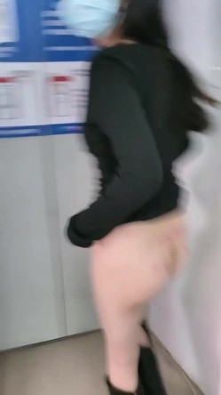露出界天花板满级狂人！身材苗条性感网红【兔兔】私拍，学校公园商场各种场所人前露出翻屁眼露逼紫薇喷水 截图7