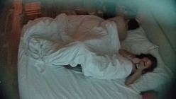 性瘾女友爱裸睡欲求不满翻来覆去缠着男友要啪啪 漏点较多 也挺有看点的 眼镜妹比男人更好色 截图3