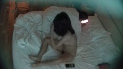 性瘾女友爱裸睡欲求不满翻来覆去缠着男友要啪啪 漏点较多 也挺有看点的 眼镜妹比男人更好色 截图7