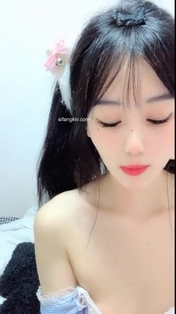 极品绿播终于下海了！【智智鹅】颜值天花板~天价大秀~！~土豪大哥今晚咋了重金，女神终于扛不住了 截图3