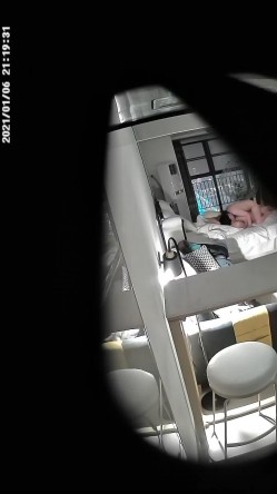 高级公寓套房偷拍婴儿肥美女和炮友干完貌似还没有爽看黄片自摸 截图6