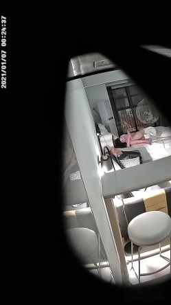 高级公寓套房偷拍婴儿肥美女和炮友干完貌似还没有爽看黄片自摸 截图10