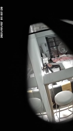 高级公寓套房偷拍婴儿肥美女和炮友干完貌似还没有爽看黄片自摸 截图13