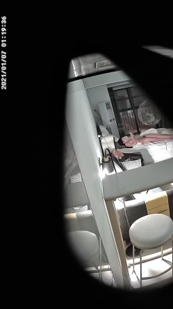 高级公寓套房偷拍婴儿肥美女和炮友干完貌似还没有爽看黄片自摸 截图15