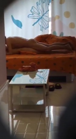 【极品稀缺 ️猫眼偷拍】超刺激猫眼偷窥酒店偷情狂欢啪啪做爱 叫声淫荡 不一样的视觉体验 比酒店偷拍更刺激 偷情篇 截图8