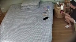 酒店公寓摄像头偷拍 ️小伙给红色性感情趣内衣颜值气质美女舔逼吃鸡拍照记录啪啪叫声也是骚的一塌煳涂 截图1