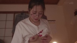 STARS-435 ウブなふりした超絶倫陰キャが激変！高速・杭打ち・グラインド！精子空っぽにするまで何度も中出しさせるエグい変則騎乗位！ 青空ひかり 截图4