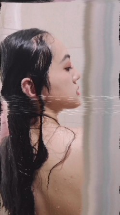 最新流出摄影大师下水道唯美作品大眼睛漂亮艺校学生妹大尺度私拍原版套图68P+视频1V 截图11