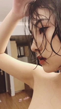 最新流出摄影大师下水道唯美作品大眼睛漂亮艺校学生妹大尺度私拍原版套图68P+视频1V 截图16