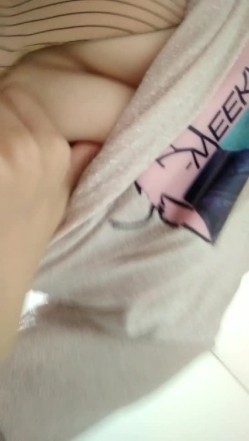 骚货办公室露出诱惑，一支笔就能高潮上天，娇喘发骚 这么骚谁能忍的住不撸！ 截图1