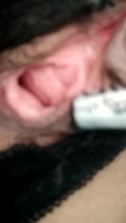 骚货办公室露出诱惑，一支笔就能高潮上天，娇喘发骚 这么骚谁能忍的住不撸！ 截图14