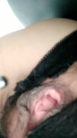 骚货办公室露出诱惑，一支笔就能高潮上天，娇喘发骚 这么骚谁能忍的住不撸！ 截图15
