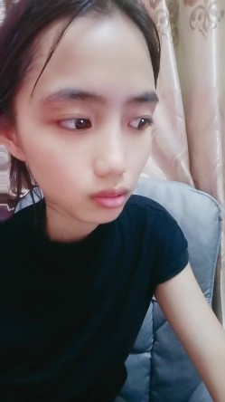 大学生下海了，【唿唿滴吖】，颜值超高，清纯的邻家妹子，少女气息扑面而来 截图1