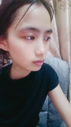 大学生下海了，【唿唿滴吖】，颜值超高，清纯的邻家妹子，少女气息扑面而来 截图3