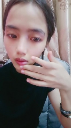 大学生下海了，【唿唿滴吖】，颜值超高，清纯的邻家妹子，少女气息扑面而来 截图8