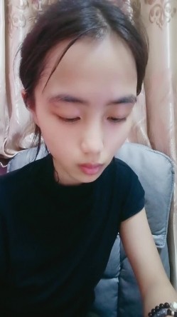 大学生下海了，【唿唿滴吖】，颜值超高，清纯的邻家妹子，少女气息扑面而来 截图16
