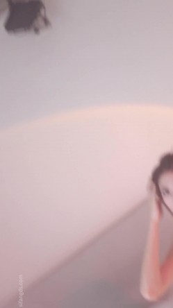 重磅【大学生私密拍摄】明星颜值长得很像白鹿的模特 大尺度私拍泄密流出 截图7