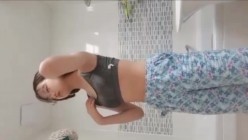 男友让妹子过来陪他,妹子说来大姨妈了,怕男友不相信,录制视频发给男友看 截图2