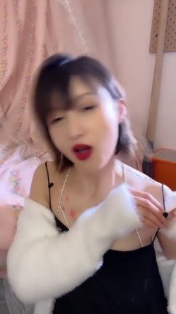 水多活好的漂亮小嫂子背着老公私下约炮！~【美少妇】~ 截图2