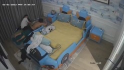 《居家摄像头破解》偷窥E奶少妇的居家日常 ️这奶子可真不是盖的 截图2