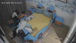 《居家摄像头破解》偷窥E奶少妇的居家日常 ️这奶子可真不是盖的 截图4