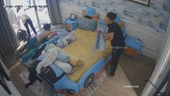 《居家摄像头破解》偷窥E奶少妇的居家日常 ️这奶子可真不是盖的 截图6