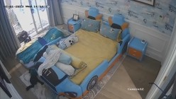 《居家摄像头破解》偷窥E奶少妇的居家日常 ️这奶子可真不是盖的 截图7