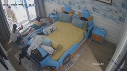 《居家摄像头破解》偷窥E奶少妇的居家日常 ️这奶子可真不是盖的 截图9
