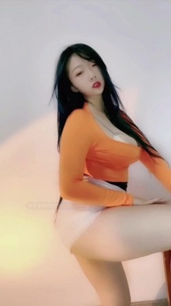 快手已永久封停18万粉丰腴大胸反差骚女【欣妹妹】全裸骚舞、抖奶、顶胯各种高潮脸 截图12