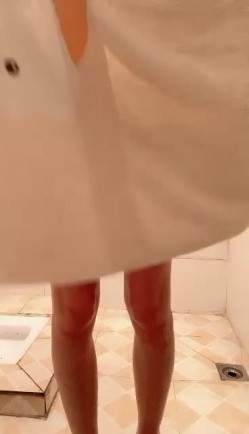 反差女神 ️【月月嗷】居家啪啪~洗白白上床骑乘上位和男友操逼 ️不够爽拿道具自慰插穴高潮骚水喷水！ 截图3