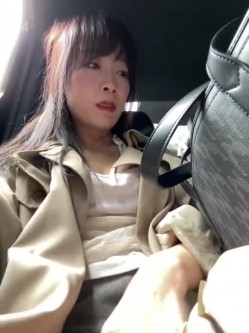 ️sp站极品熟女【yourkeer】穿着开档丝袜在户外商场厕所大胆诱惑自慰骚出天际 截图15