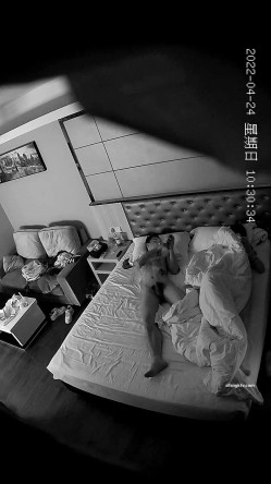新流出360酒店 商务房偷拍骚气艺校学妹换上黑丝倒立一字马掰开双腿等你进 截图11