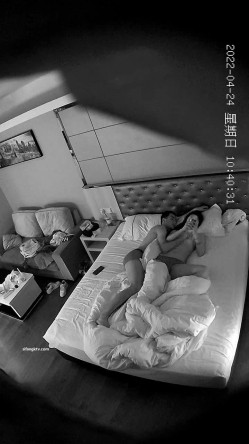 新流出360酒店 商务房偷拍骚气艺校学妹换上黑丝倒立一字马掰开双腿等你进 截图14
