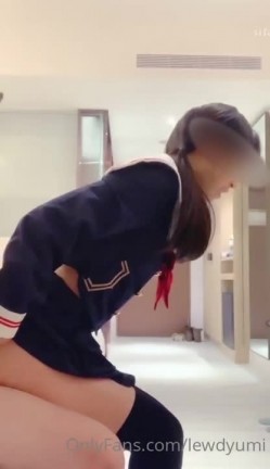 萝莉女神21岁小母狗『优咪』完美性奴 截图5
