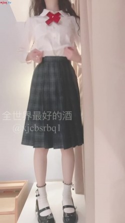 ️【青春无敌】，极品白虎粉穴，反差女神【烧酒sjcbsrbq】推特视图全集，各种制服道具，紫薇喷水，内窥镜看子宫 截图3