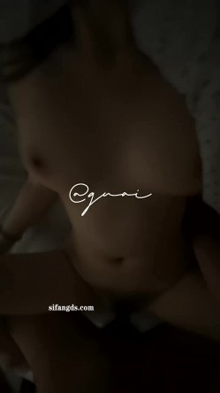 顶级身材高挑大长腿淫荡小姐姐『guai老师』被土豪老板各种蹂躏爆操，肏肿小穴颜射小嘴，被操爽了白浆直流 截图15